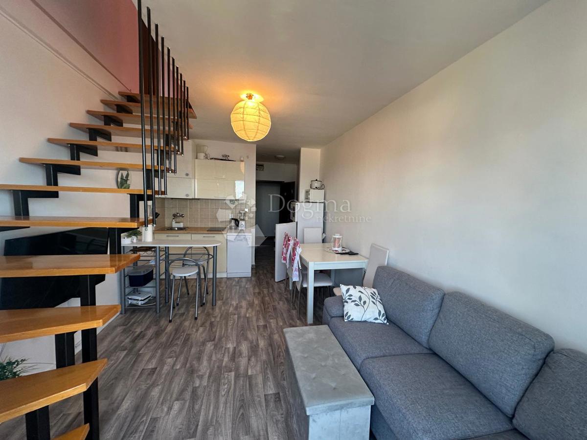 Apartma Karlobag, 75m2