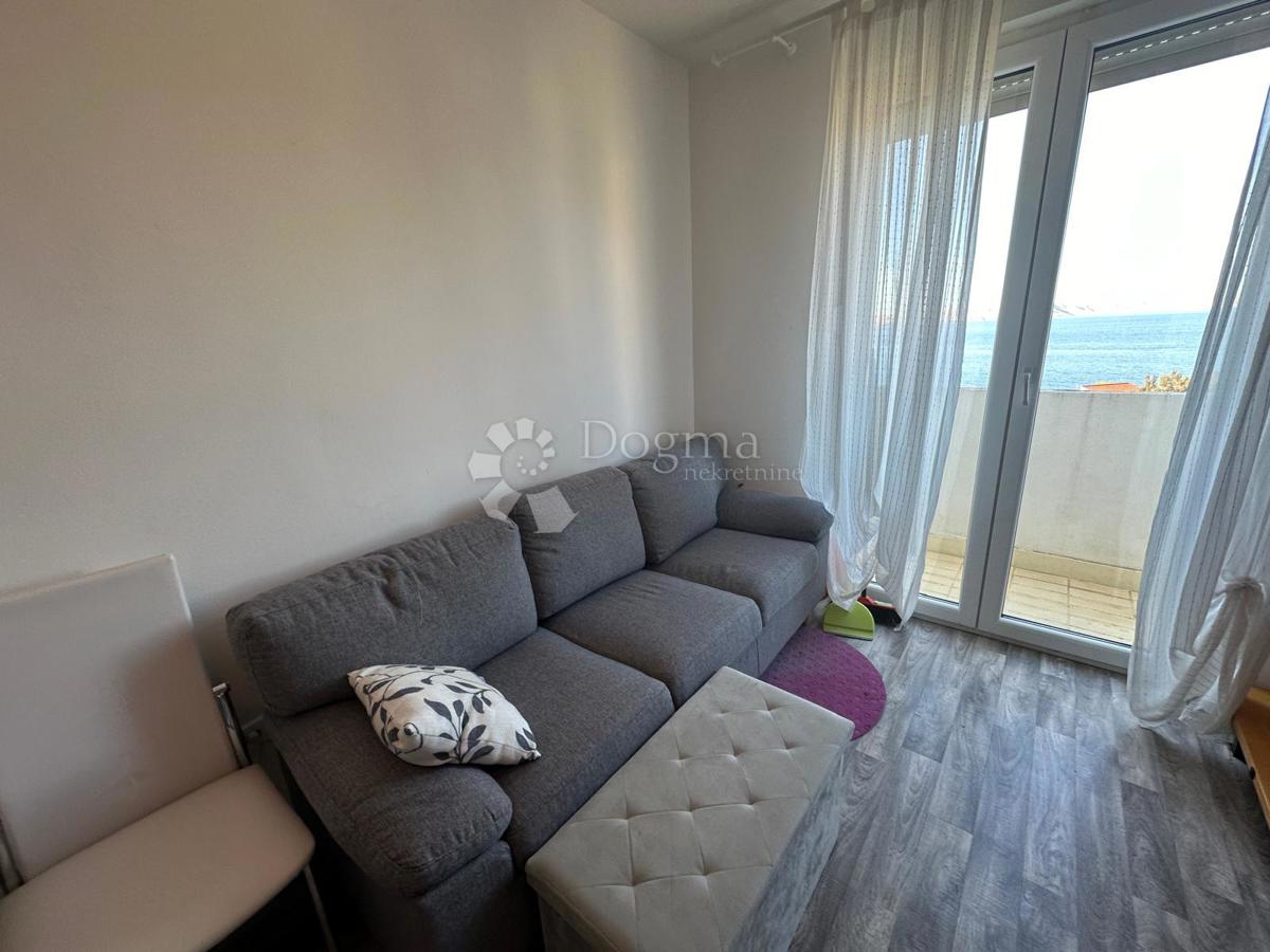 Apartma Karlobag, 75m2