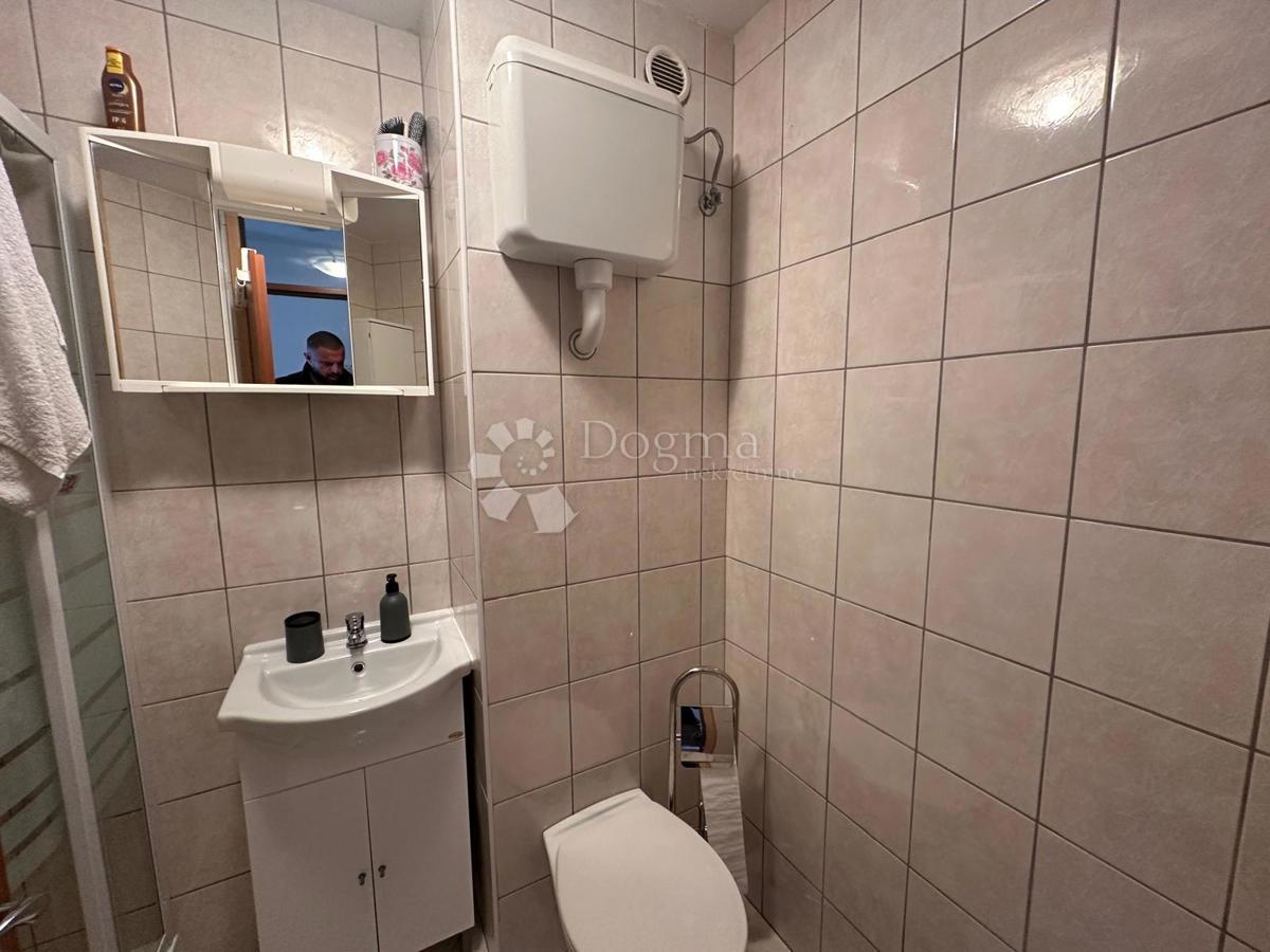 Apartma Karlobag, 75m2