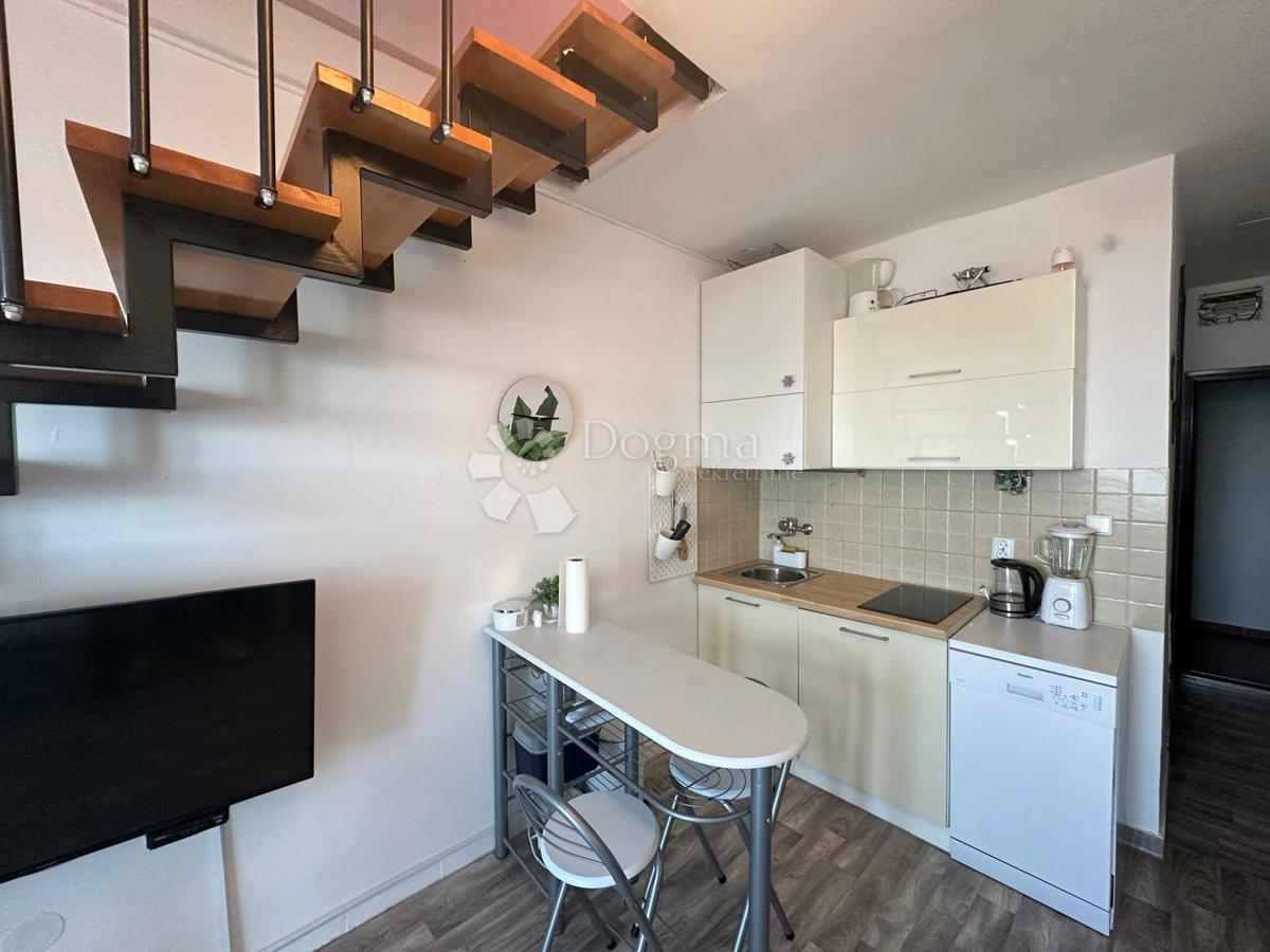 Apartma Karlobag, 75m2