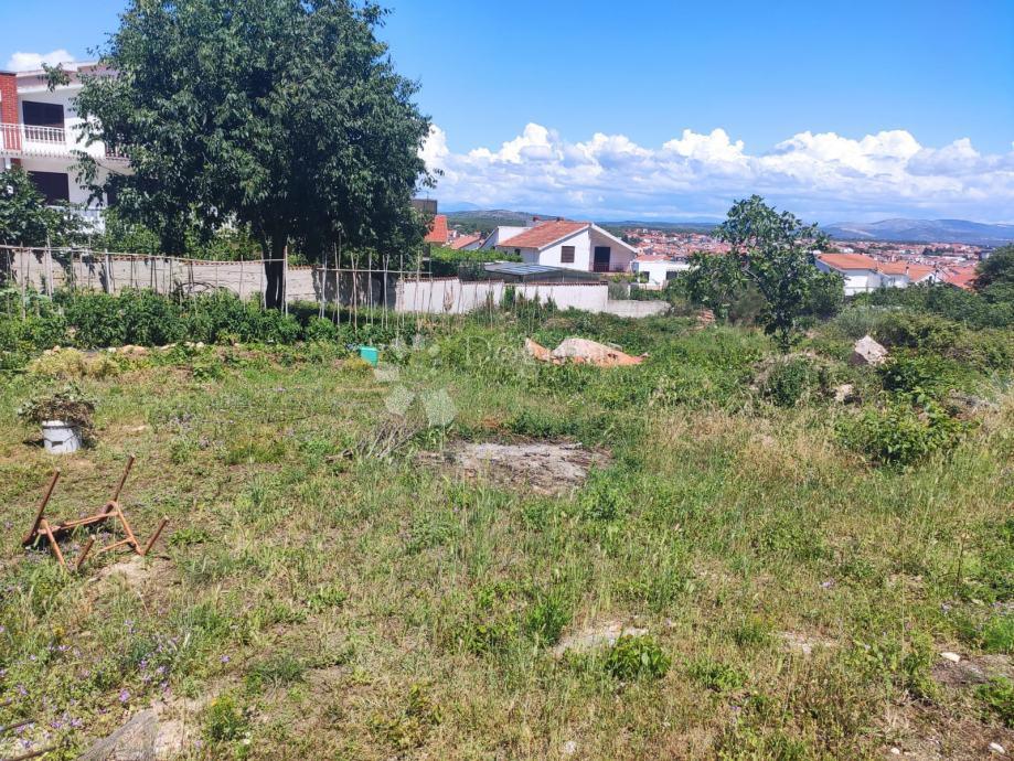 Zazidljivo zemljišče Vodice, 1.513m2