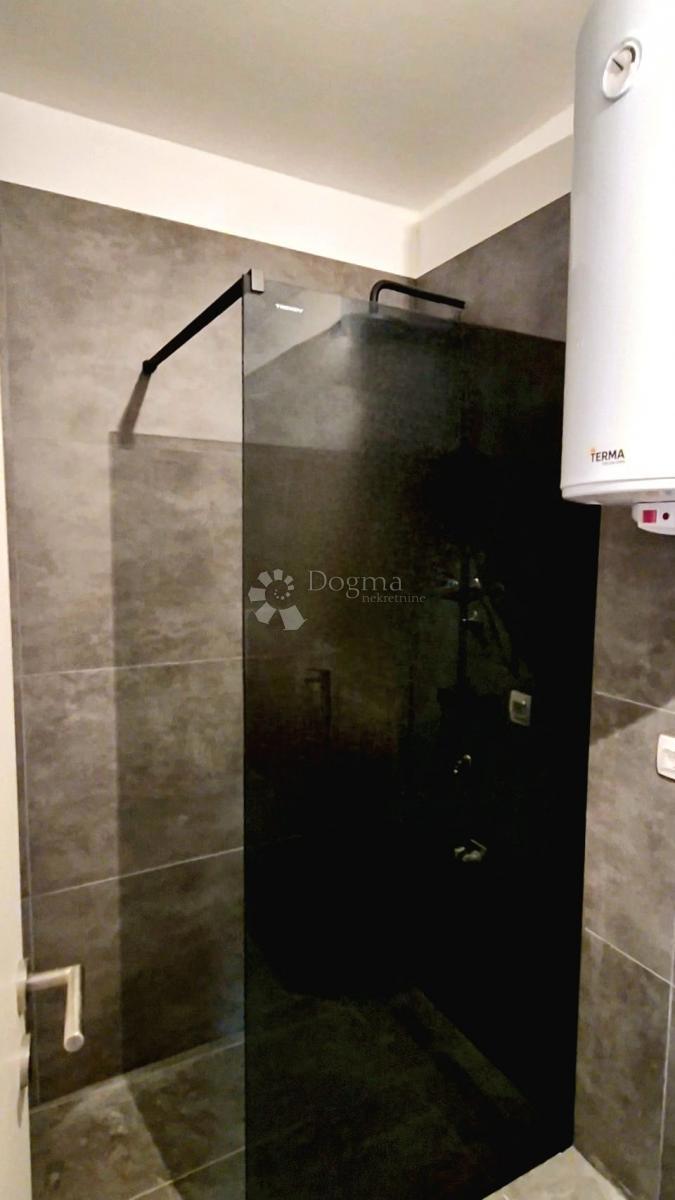 Stanovanje Okrug Gornji, Okrug, 60m2
