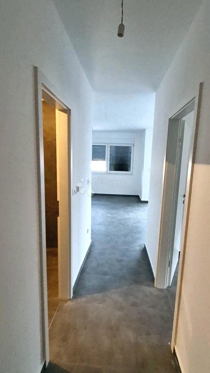 Stanovanje Okrug Gornji, Okrug, 60m2