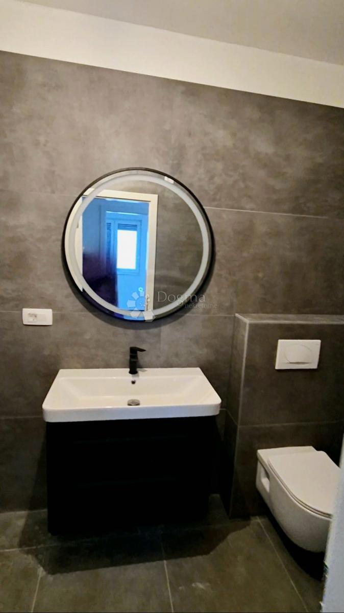 Stanovanje Okrug Gornji, Okrug, 60m2