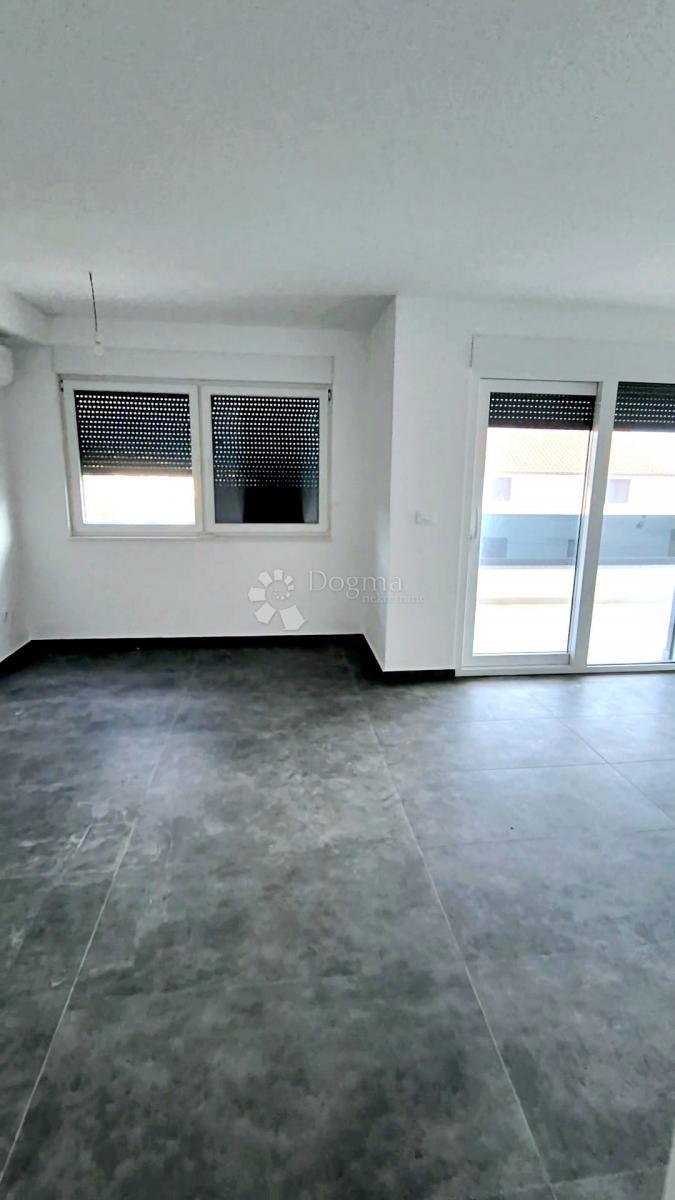 Stanovanje Okrug Gornji, Okrug, 60m2