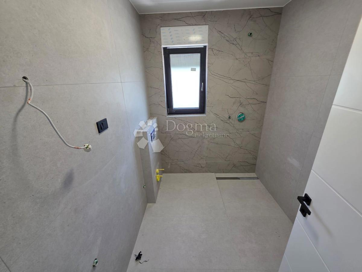 Stanovanje Ražanj, Rogoznica, 113,12m2