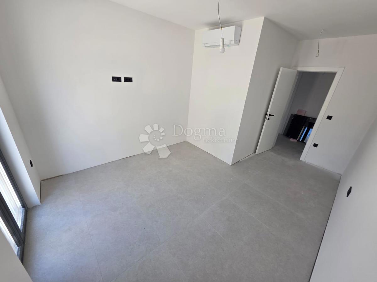 Stanovanje Ražanj, Rogoznica, 113,12m2
