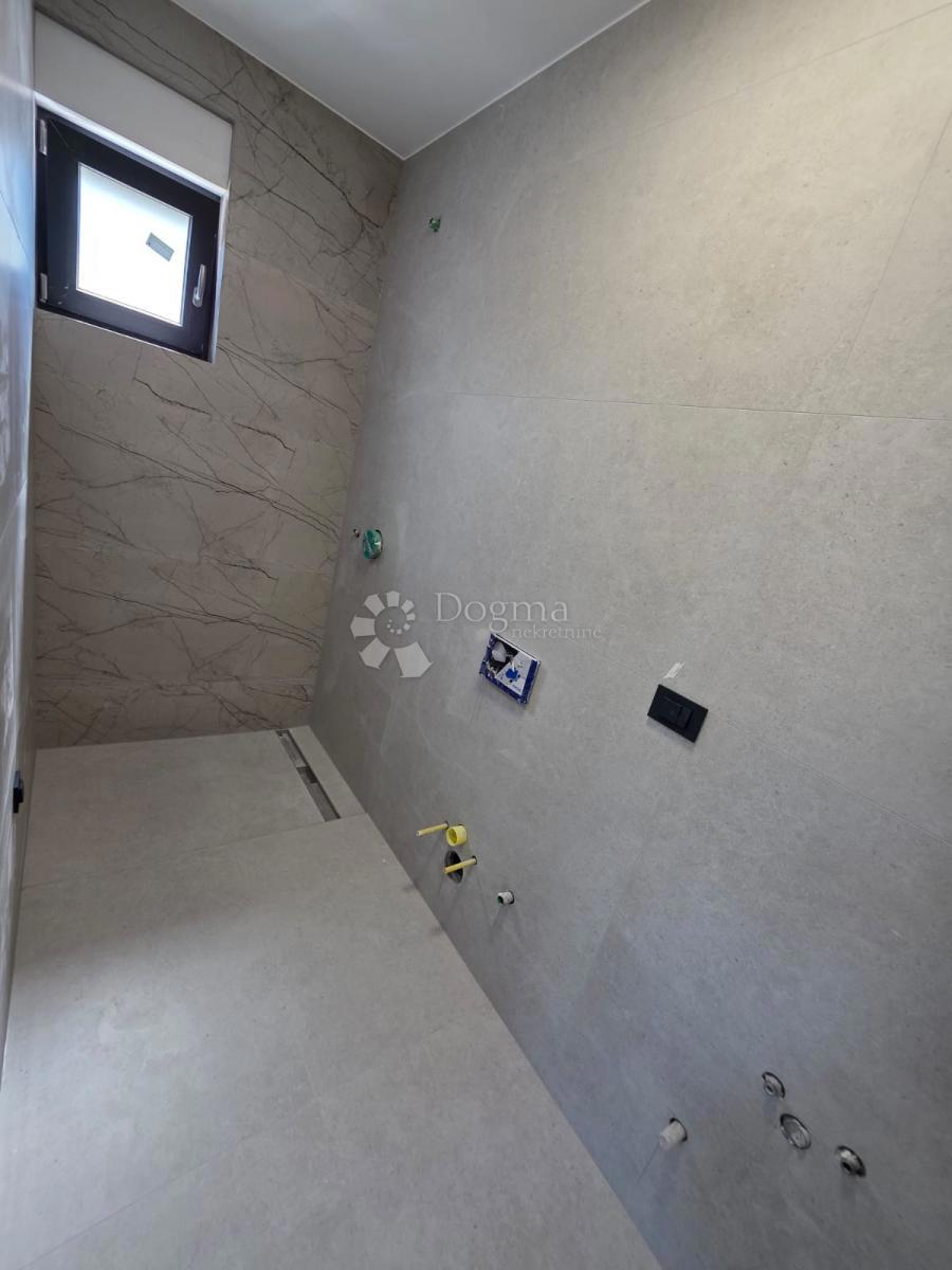 Stanovanje Ražanj, Rogoznica, 113,12m2