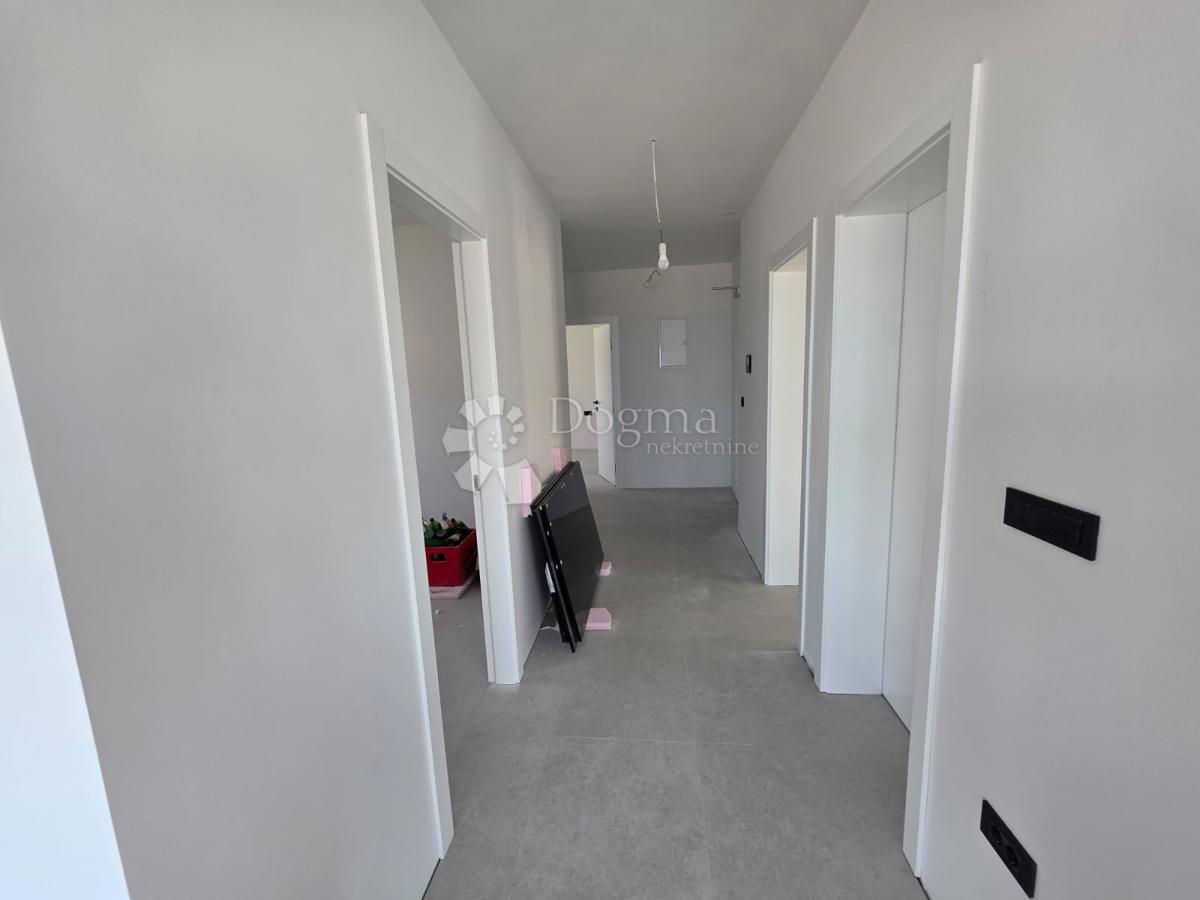 Stanovanje Ražanj, Rogoznica, 113,12m2