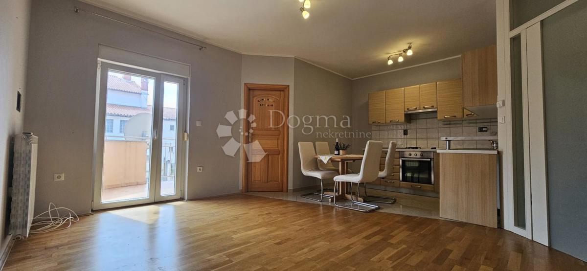 Stanovanje Valmade, Pula, 60m2