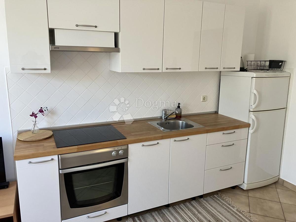 Mediteransko stanovanje v središču Premanture 