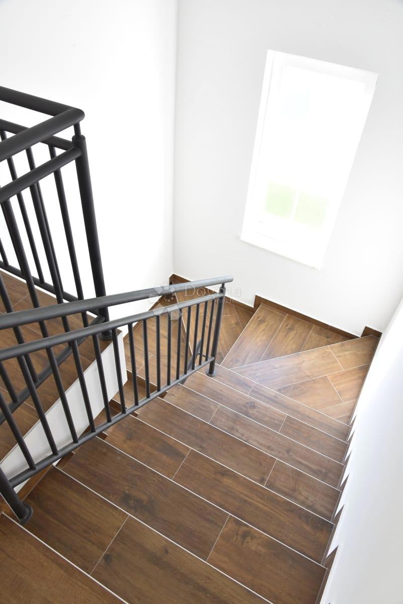 Hiša Tribunj, 135m2