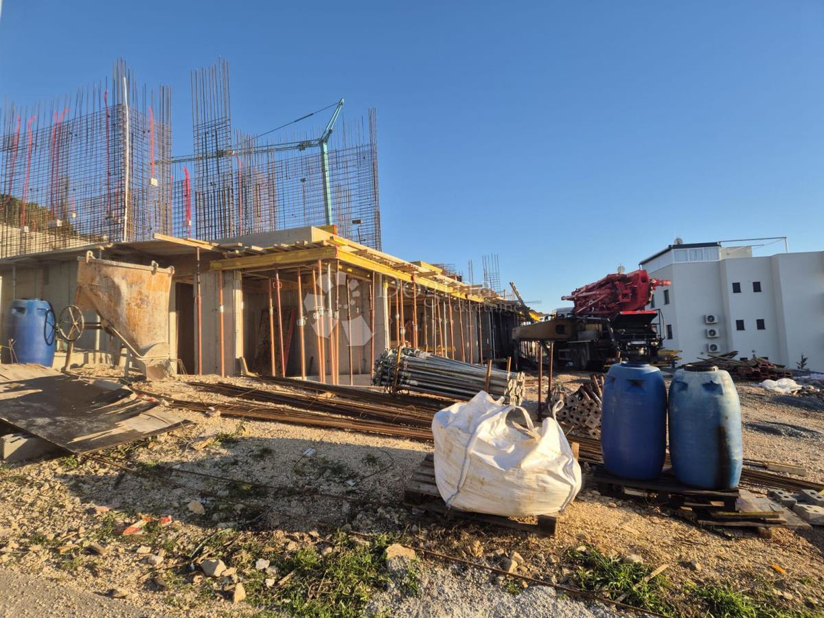 Stanovanje Okrug Gornji, Okrug, 84,82m2
