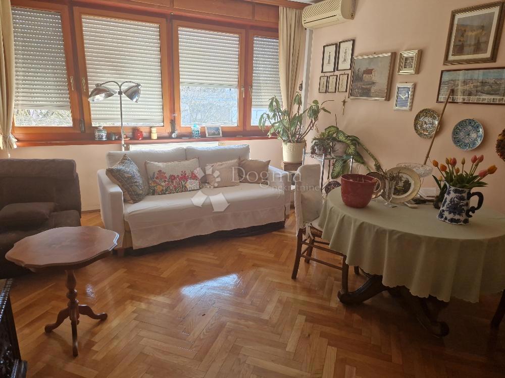 Stanovanje Folnegovićevo naselje, Peščenica - Žitnjak, 46,94m2