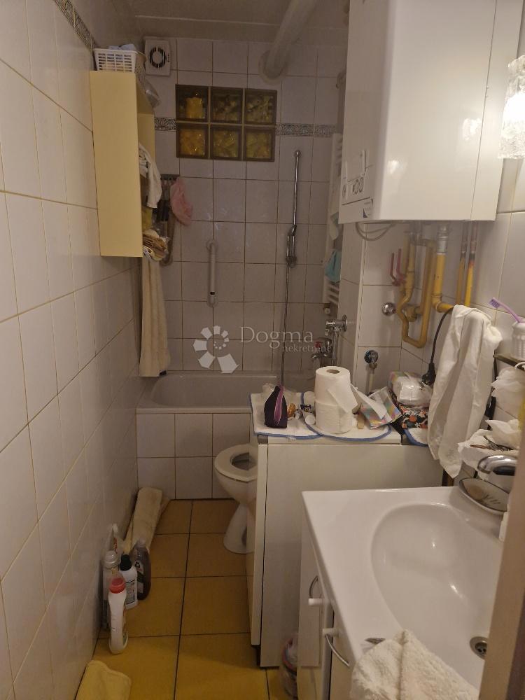 Stanovanje Folnegovićevo naselje, Peščenica - Žitnjak, 46,94m2