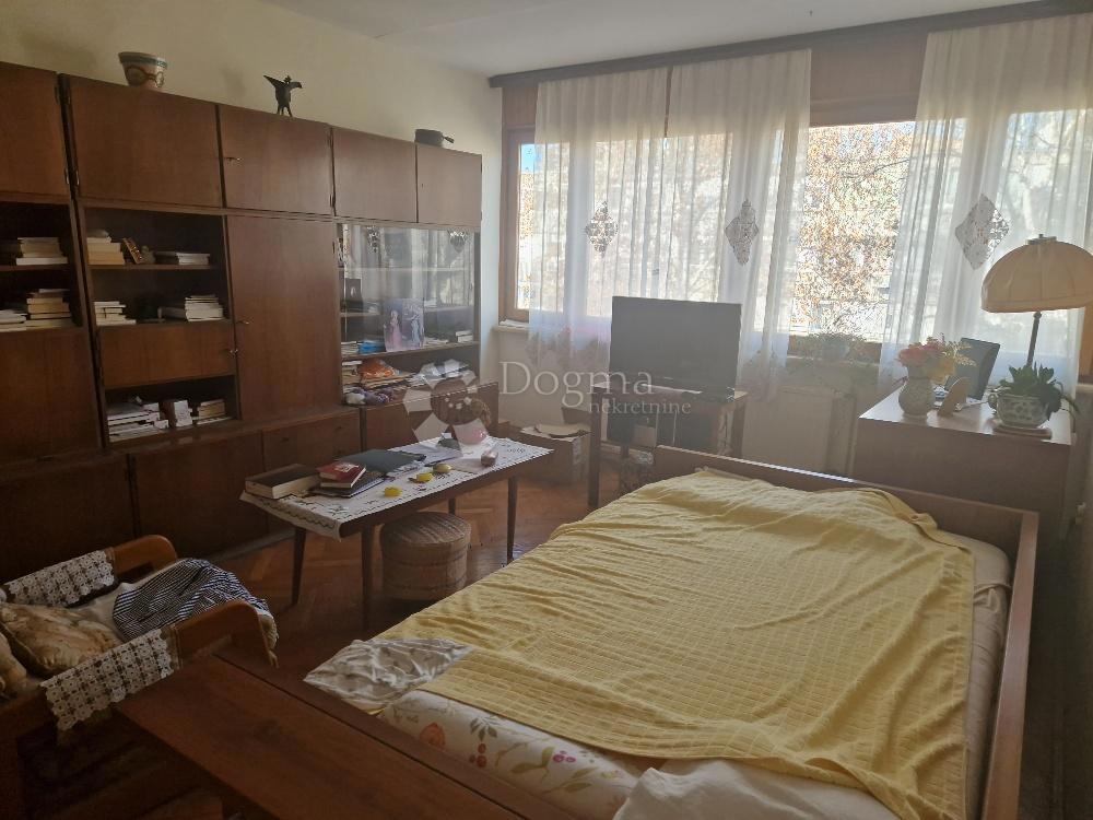Stanovanje Folnegovićevo naselje, Peščenica - Žitnjak, 46,94m2