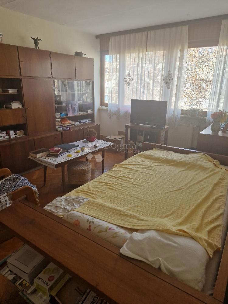 Stanovanje Folnegovićevo naselje, Peščenica - Žitnjak, 46,94m2