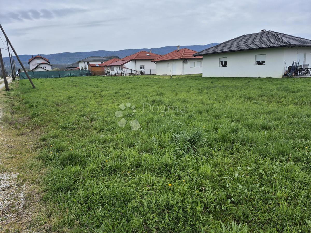 Zazidljivo zemljišče Oroslavje, 1.266m2