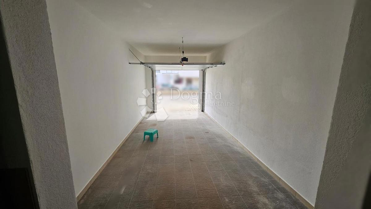 Stanovanje Monvidal, Pula, 61,39m2