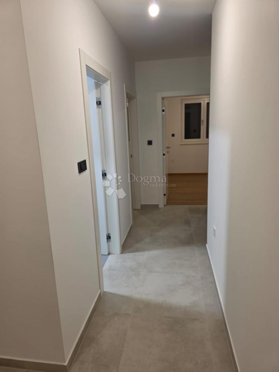 Stanovanje Primošten, 68,36m2