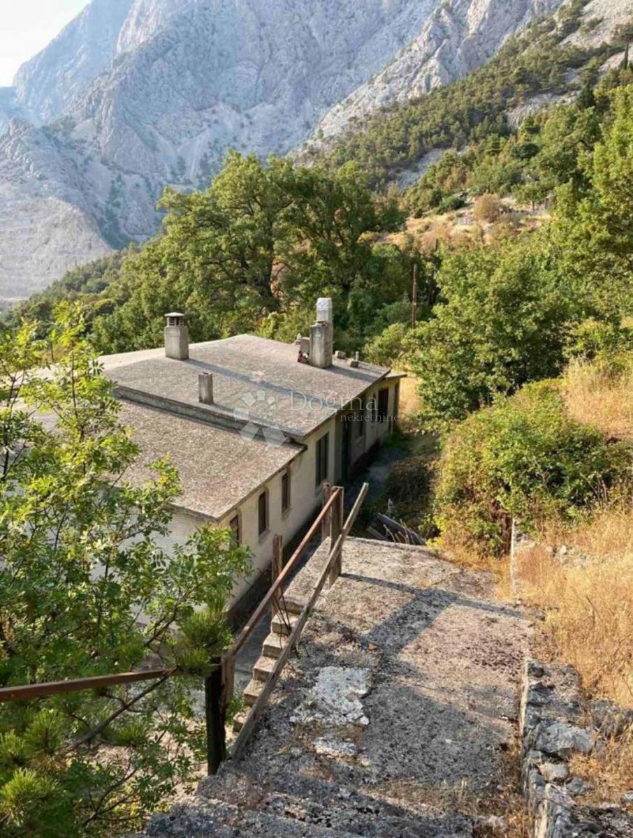 Zazidljivo zemljišče Bast, Baška Voda, 1.463m2