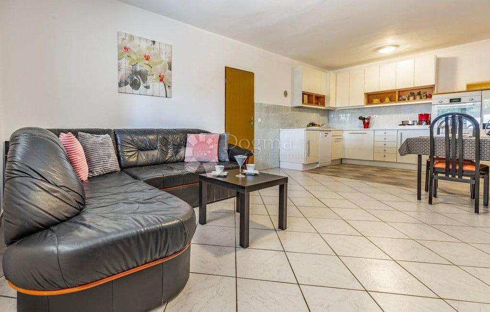 Hiša Medulin, 230m2