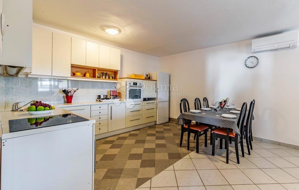 Hiša Medulin, 230m2