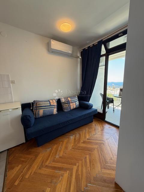 ČUDOVITO APARTMA Z POGLEDOM NA MORJE - SENJ, V BLIŽINI PLAŽE!