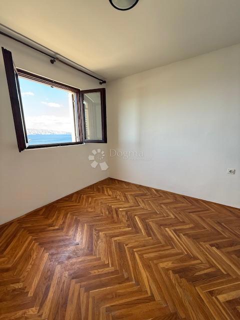 ČUDOVITO APARTMA Z POGLEDOM NA MORJE - SENJ, V BLIŽINI PLAŽE!