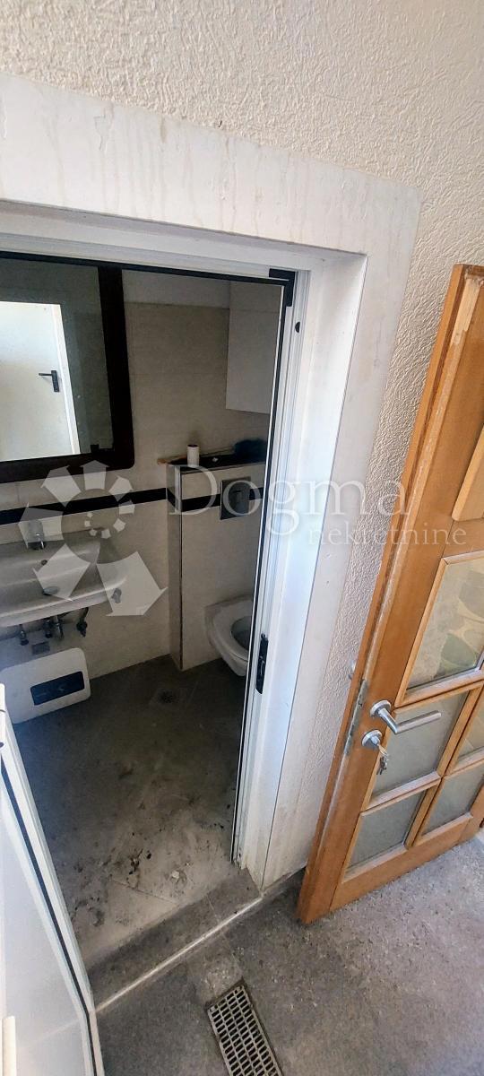 Poslovni prostor Centar, Pula, 40m2