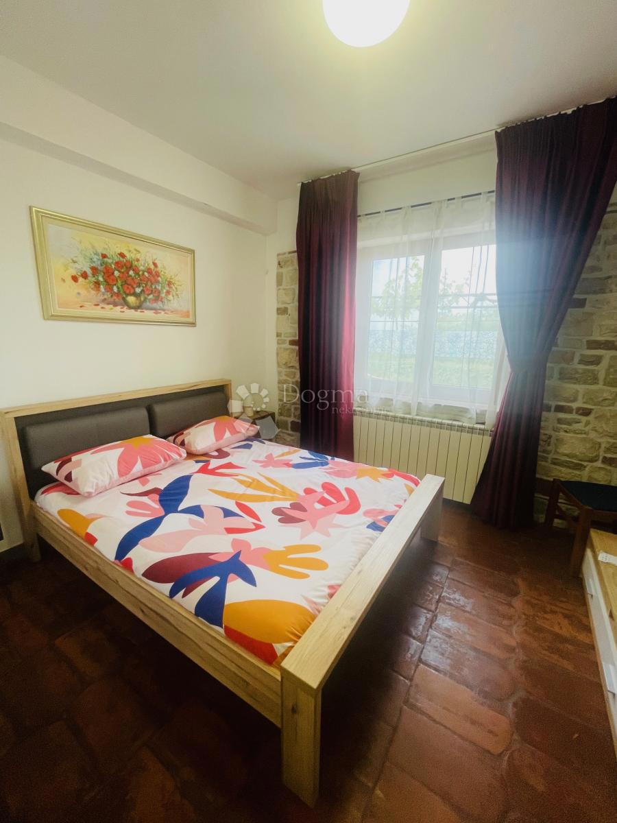 Hotel Buje, 1.229m2