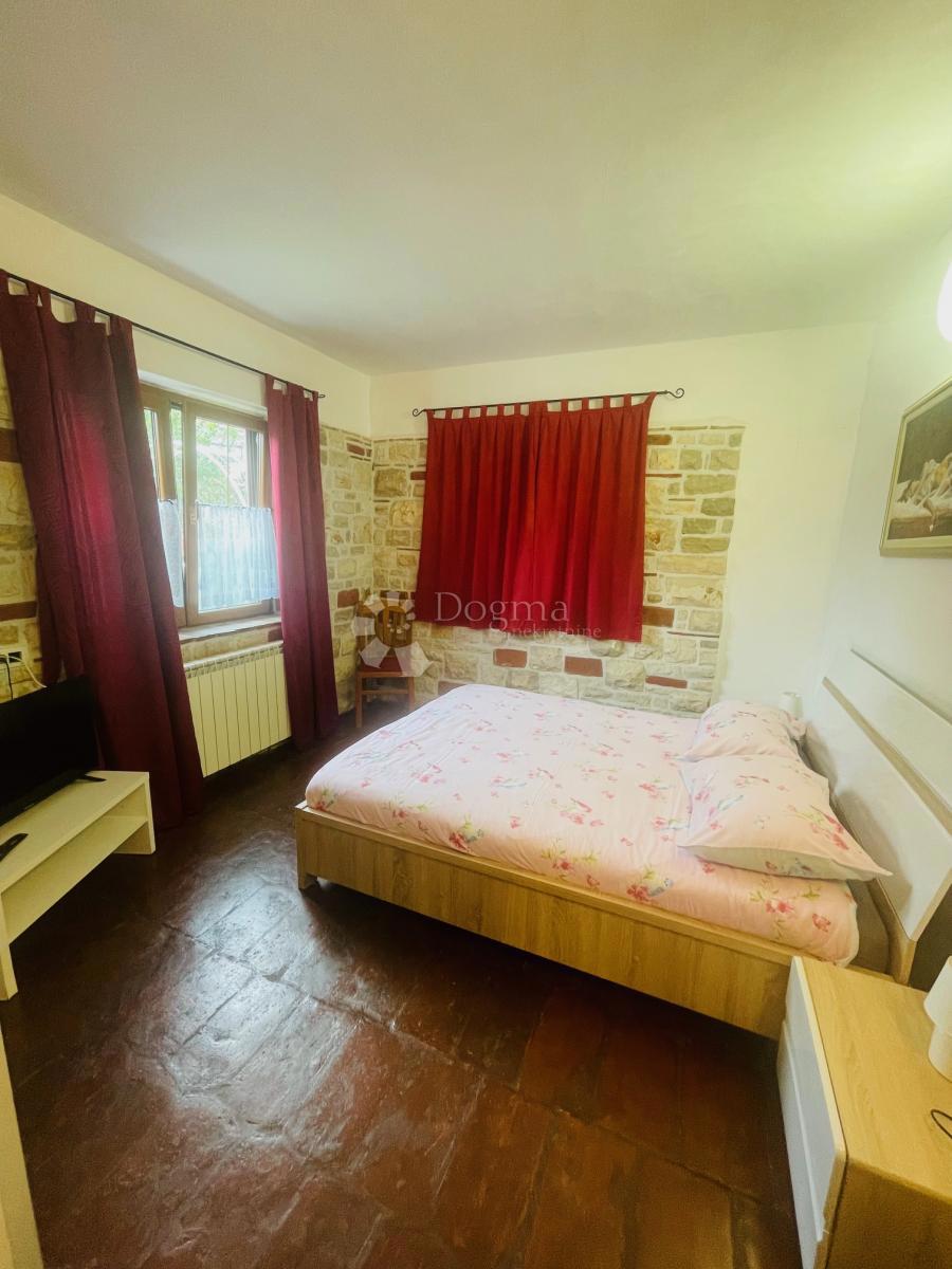 Hotel Buje, 1.229m2
