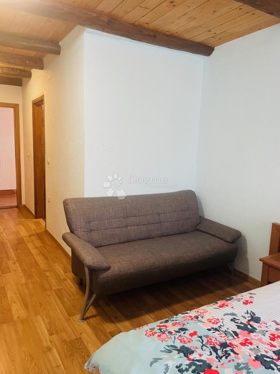 Hotel Buje, 1.229m2