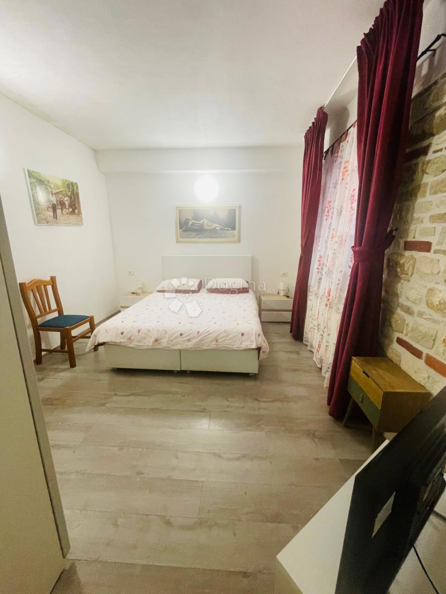 Hotel Buje, 1.229m2