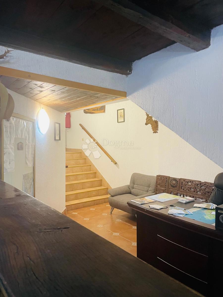 Hotel Buje, 1.229m2