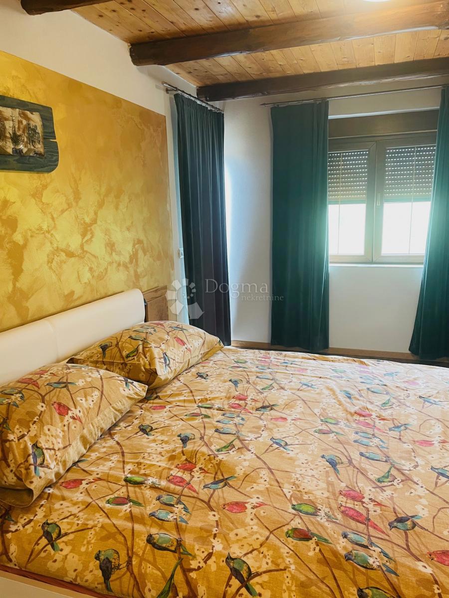 Hotel Buje, 1.229m2