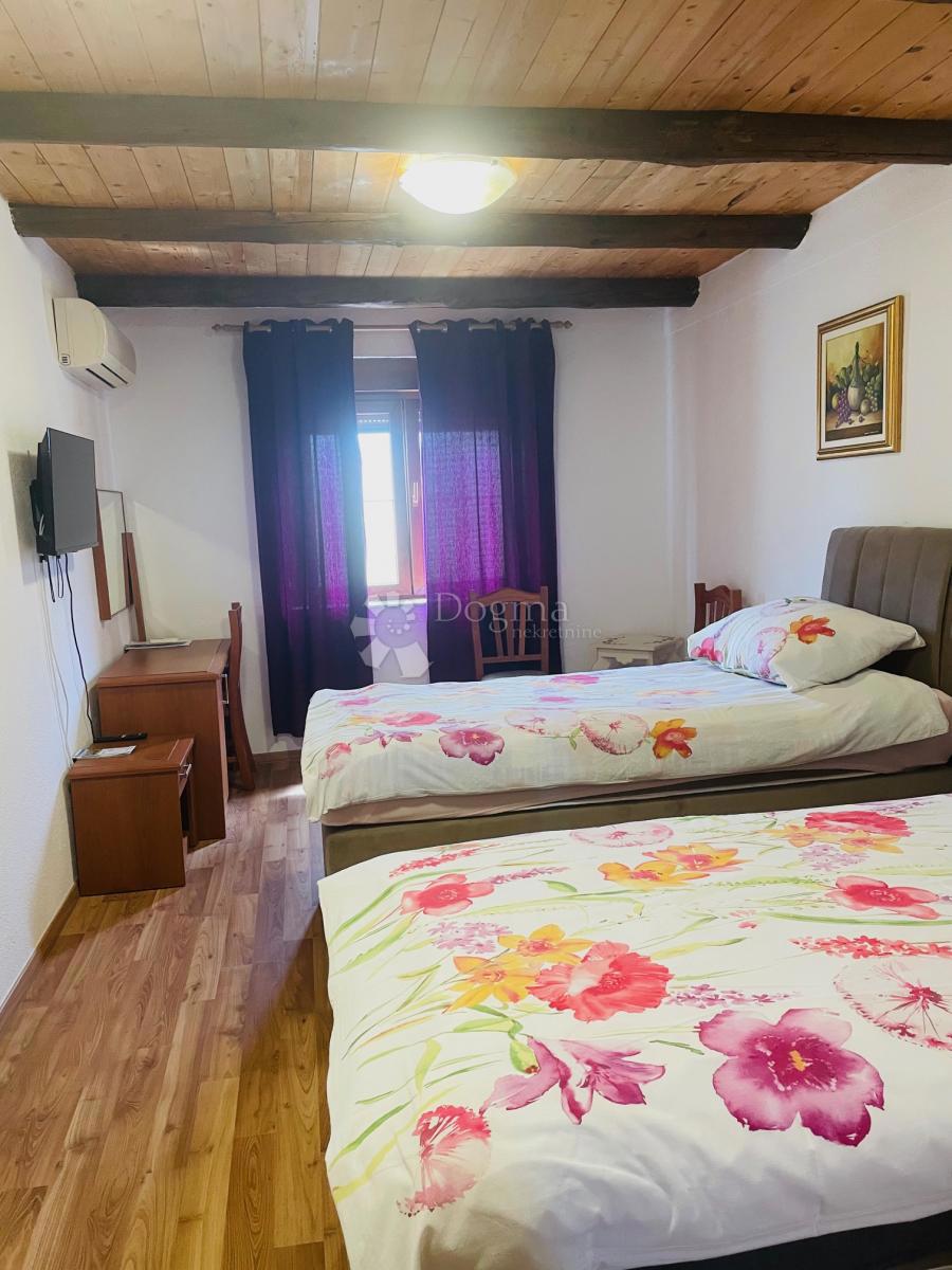 Hotel Buje, 1.229m2