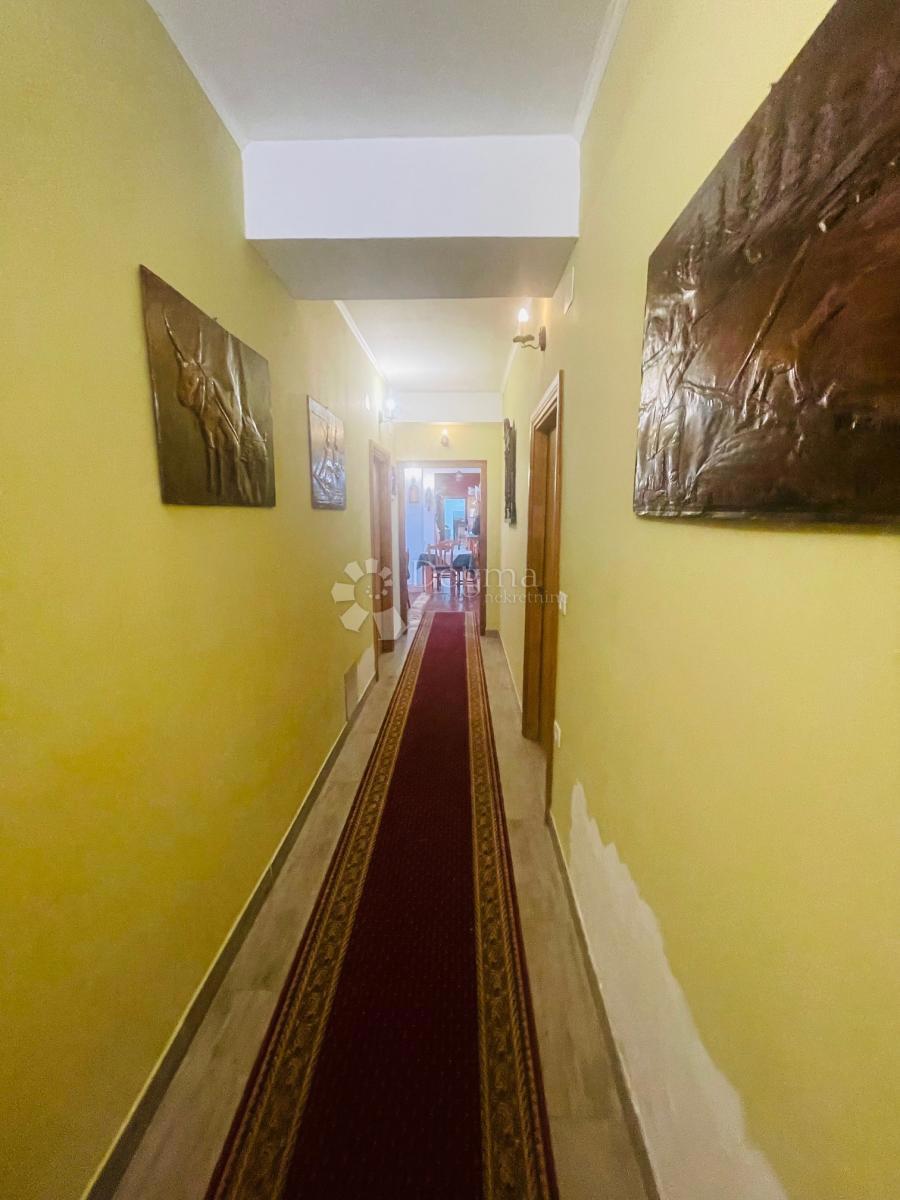 Hotel Buje, 1.229m2