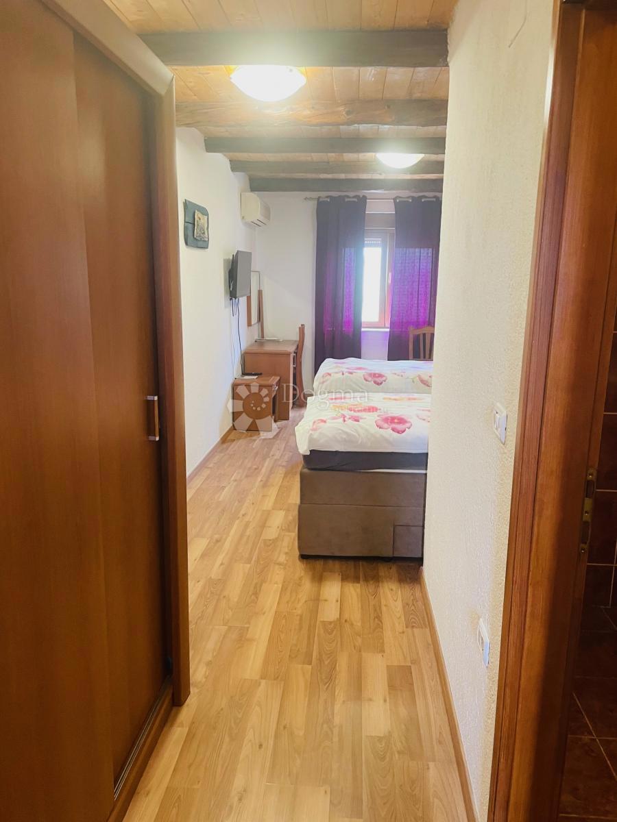Hotel Buje, 1.229m2