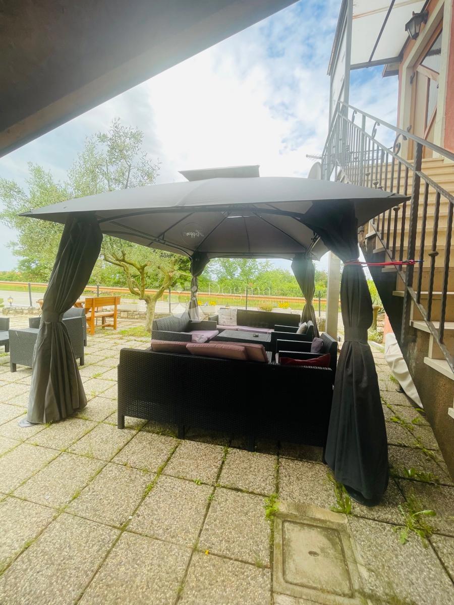 Hotel Buje, 1.229m2