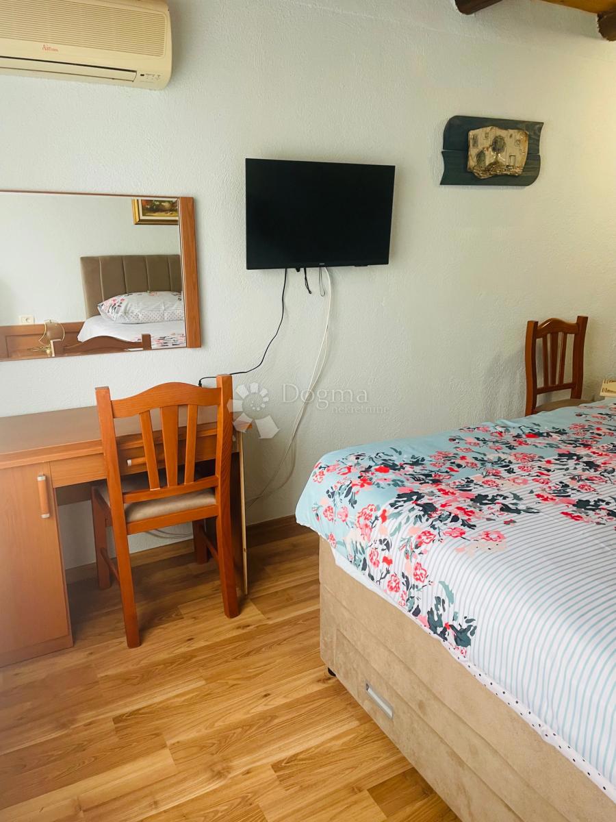 Hotel Buje, 1.229m2