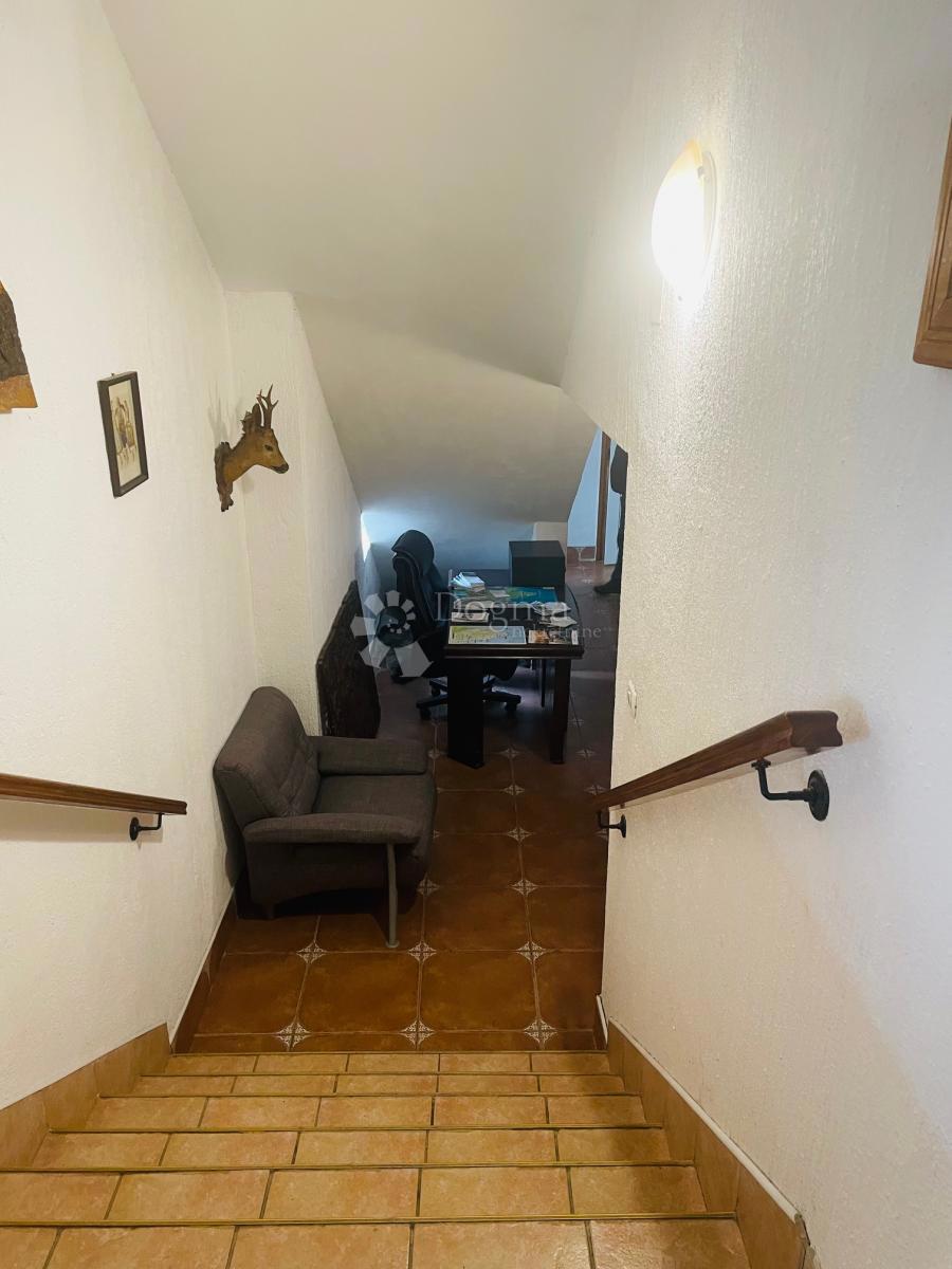 Hotel Buje, 1.229m2