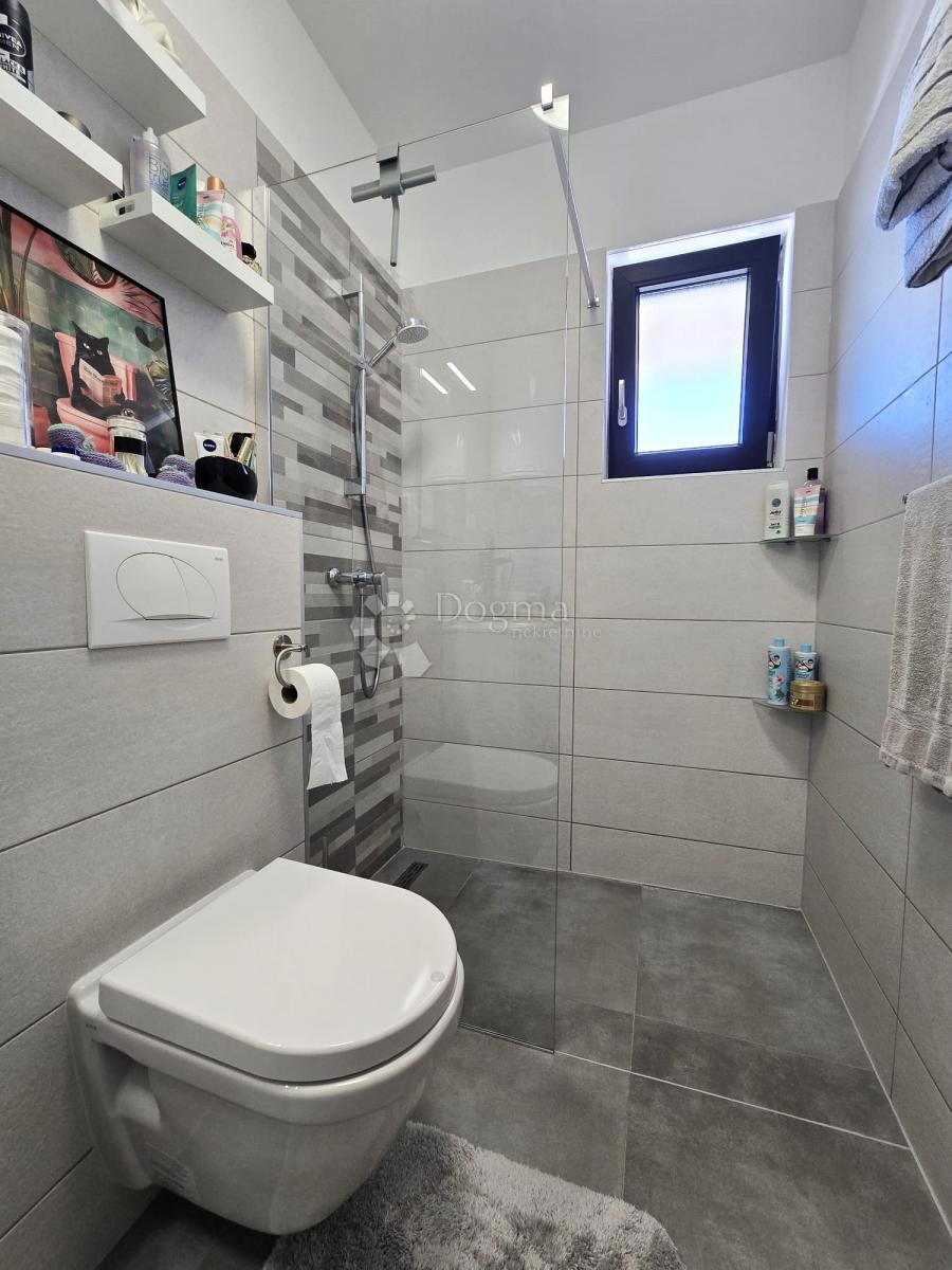 Stanovanje Štinjan, Pula, 54,86m2
