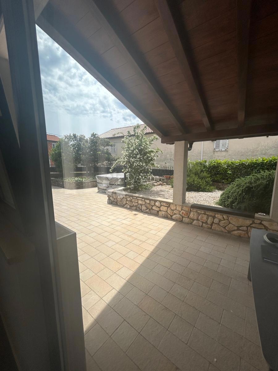 Hiša Kras, Dobrinj, 45m2