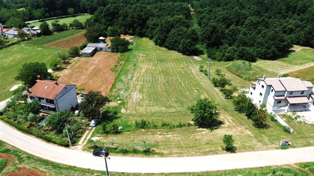 Zazidljivo zemljišče Barban, 797m2