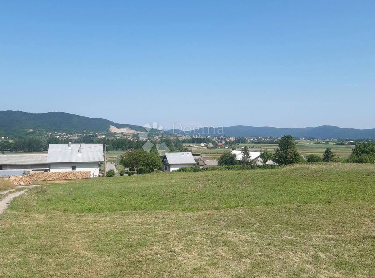 Zazidljivo zemljišče Ogulin, 2.042m2