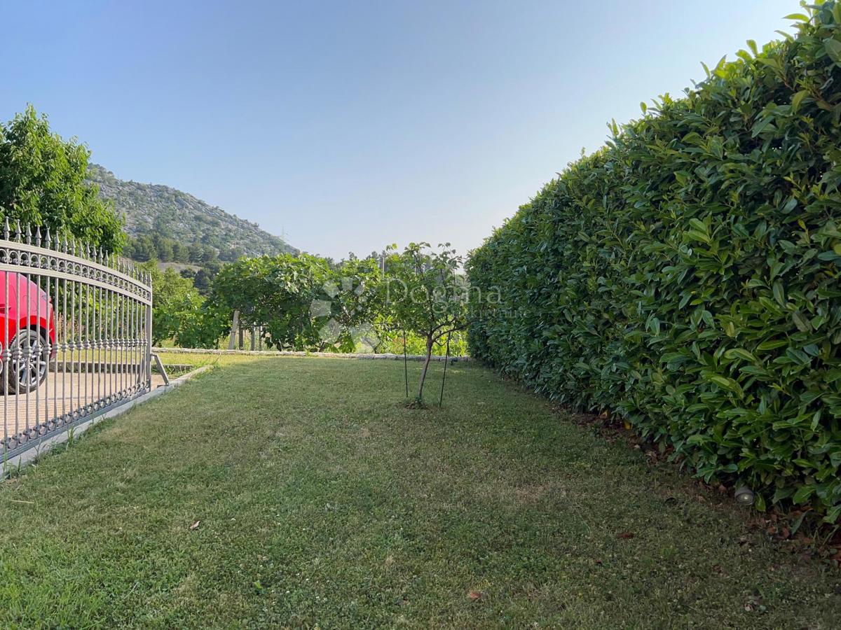 Hiša Klis, 422,23m2