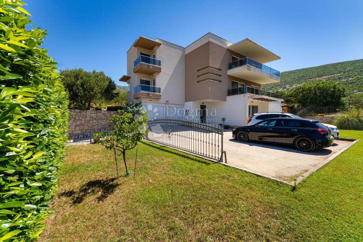 Hiša Klis, 422,23m2