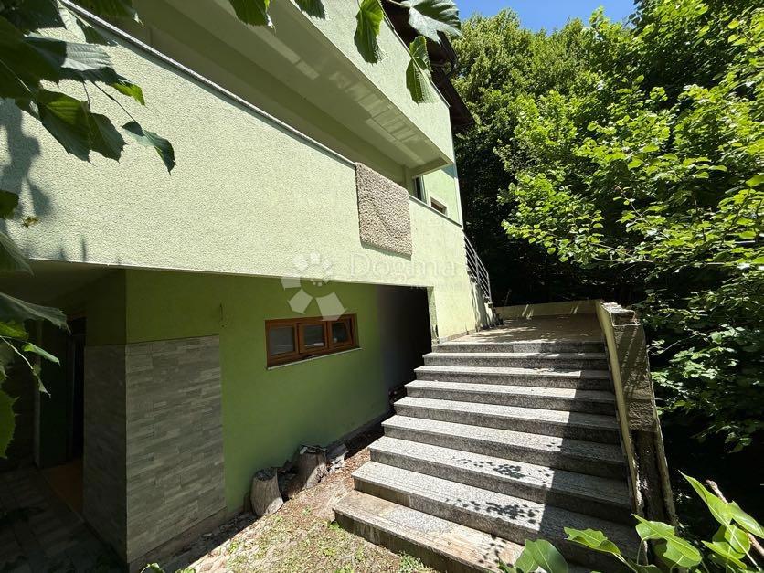 Hiša Brušane, Gospić - Okolica, 200m2