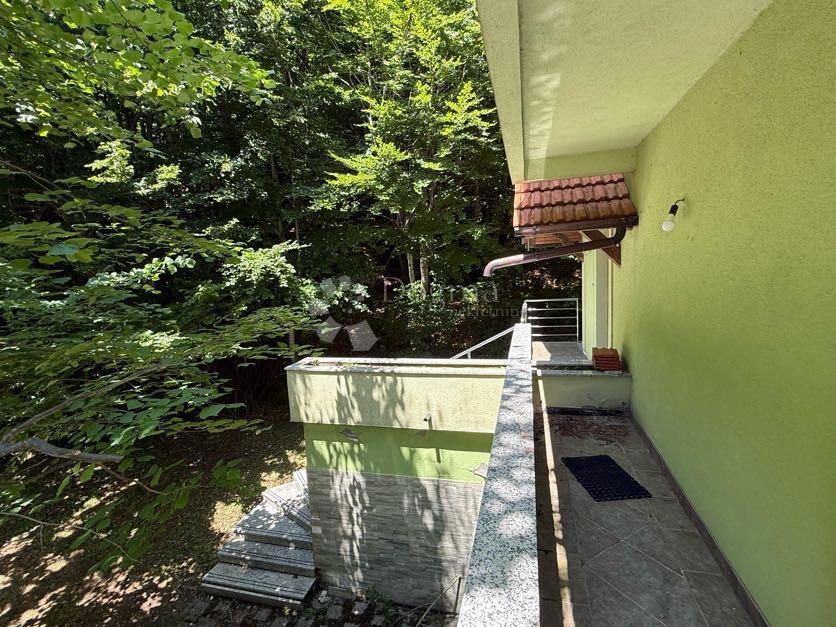 Hiša Brušane, Gospić - Okolica, 200m2